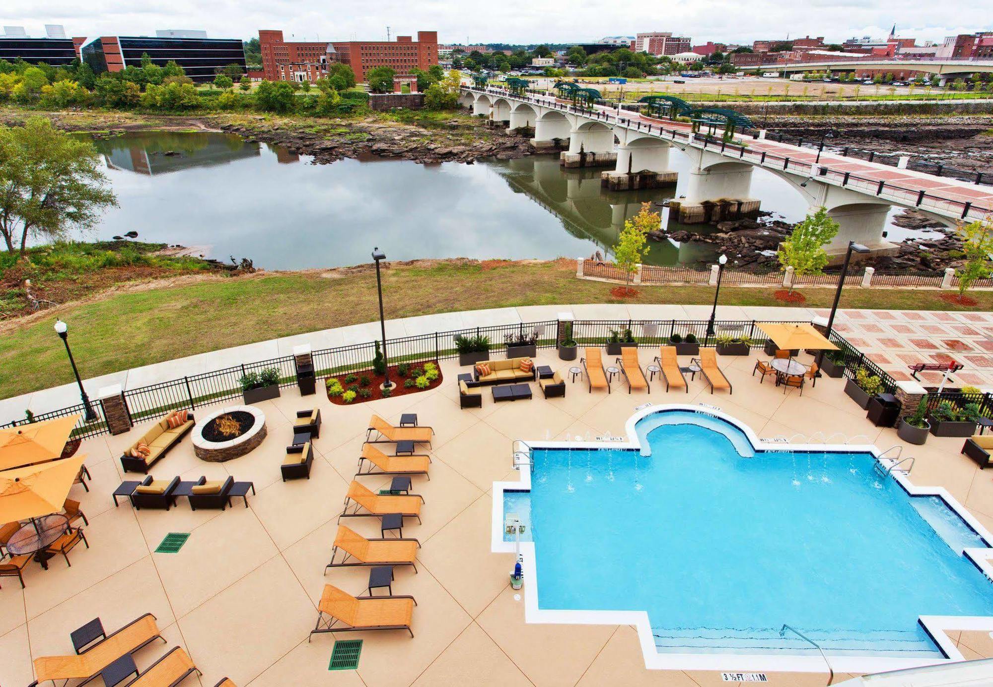 Courtyard By Marriott Columbus Phenix City Exterior photo